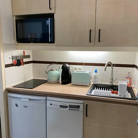 Comforts - Pool - Sea View Apartment