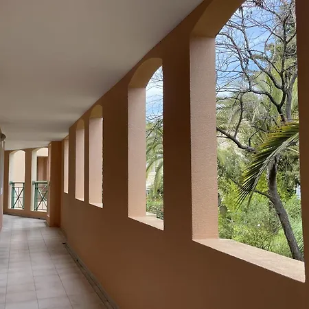 Comforts - Pool - Sea View Apartment