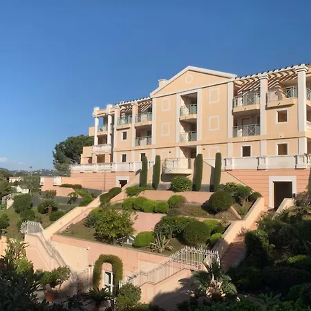 Comforts - Pool - Sea View Cannes